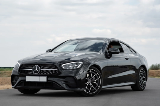 black Mercedes E class