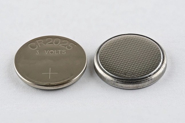 CR 2025 battery on a table