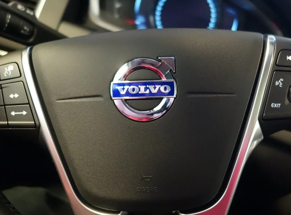 volvo steering wheel